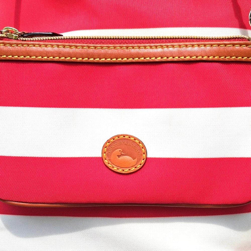 🎆 Sale NEW Dooney & Burke Red/White Large TravelTote/Great for Shopping/Beach - Picture 3 of 10